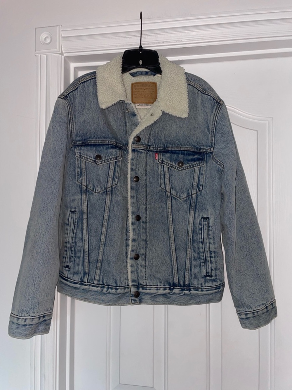 Levis Sherpa Lined Jean Jacket Mens Blue Denim Snap Button Trucker Coat SZ SMALL